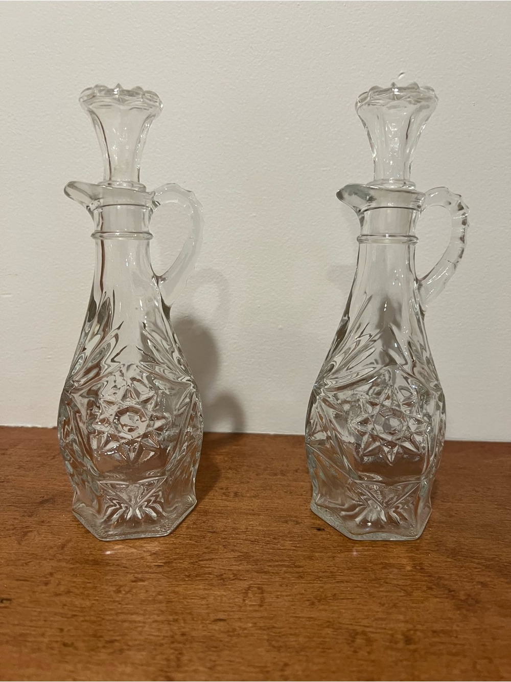ANCHOR HOCKING Vintage Glass Oil and Vinegar Cruets Set - 7.75 Inches Tall-1960s - Picture 9 of 9